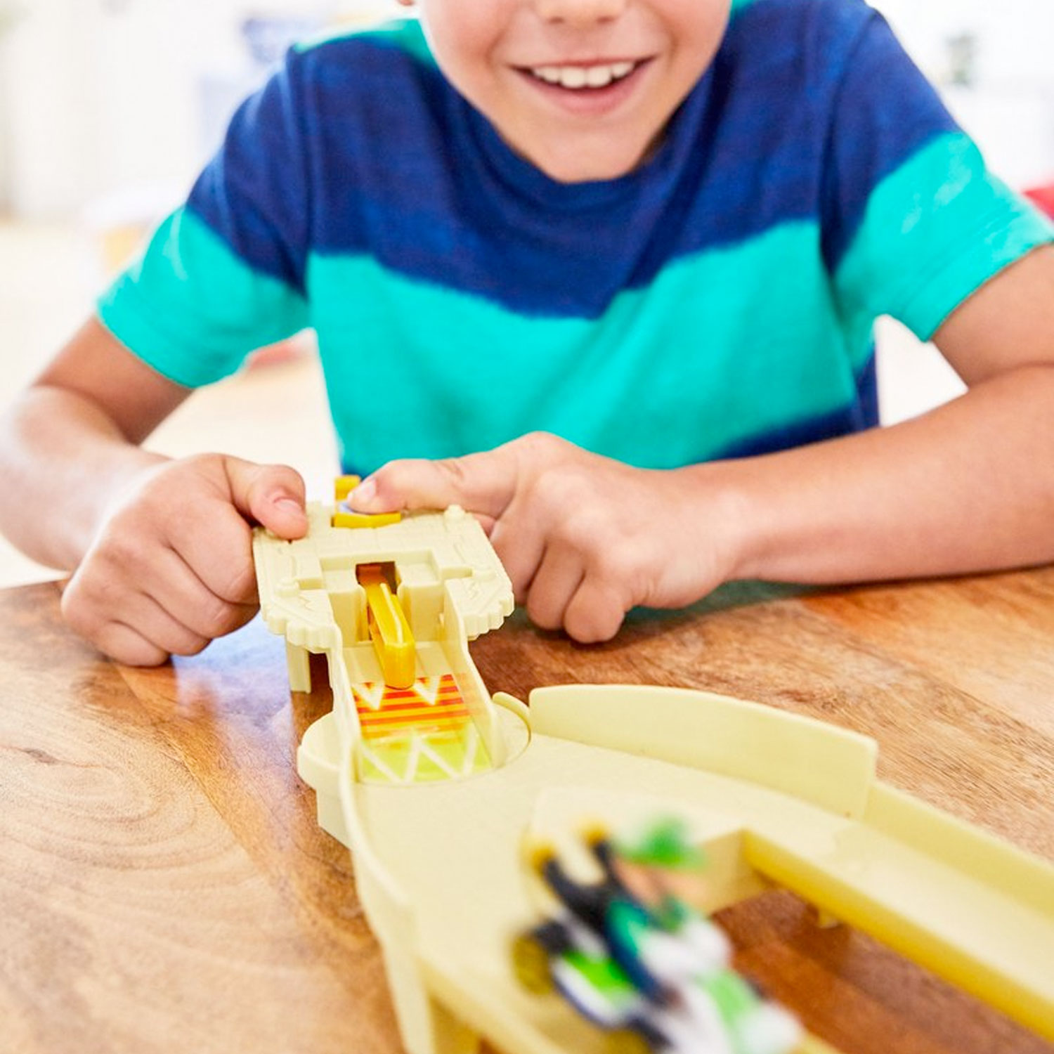 Hot Wheels Mario Kart Nemesis Track Set Thwomp 06